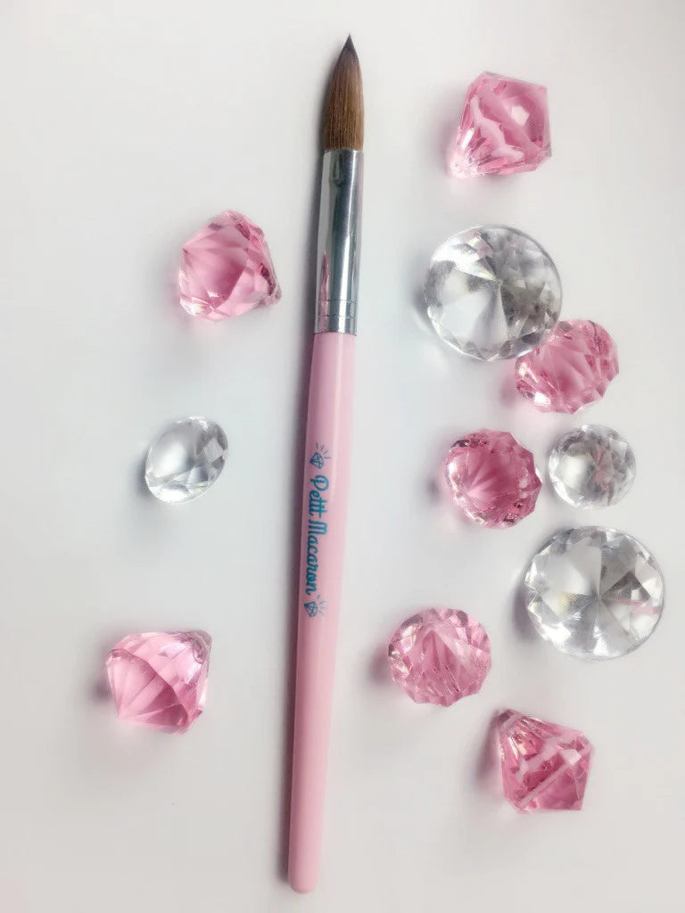 Coconut Petit Macaroon Nail Brush (size 14 acrylic kolinsky brush)